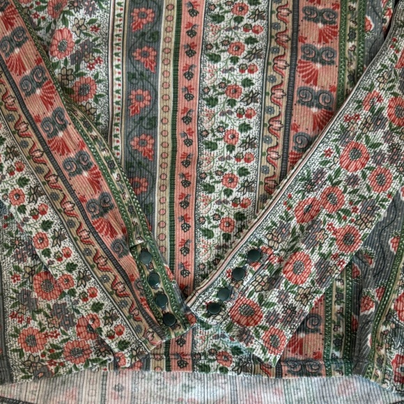 Sezane Green and Red Floral Long Sleeve Shirt 100% Cotton - Picture 3 of 8